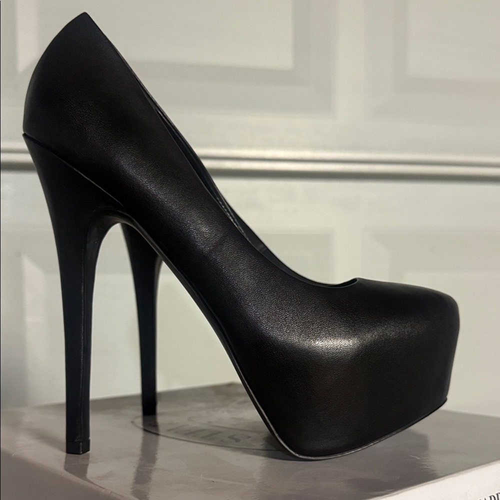 Steve Madden Black Platform Heels - Picture 2 of 5